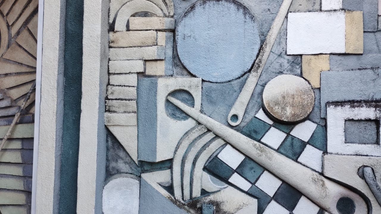 Escultura em concreto nº 6 — obra de Emicles Nogueira Nobre, escultor em Brasília (DF)
