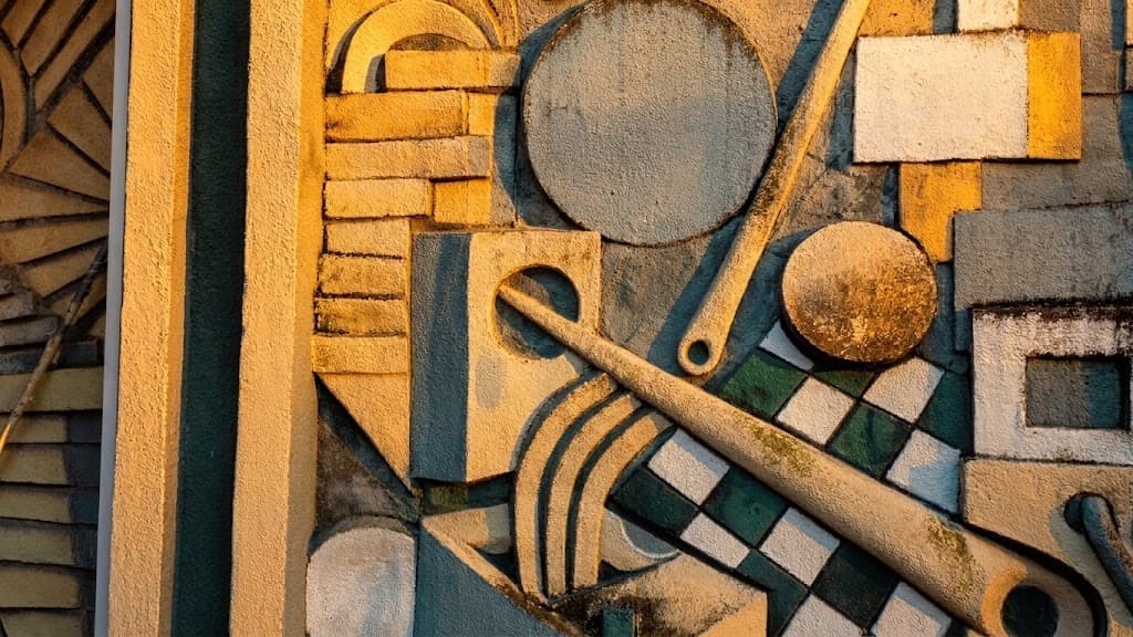Escultura em concreto nº 8 — obra de Emicles Nogueira Nobre, escultor em Brasília (DF)