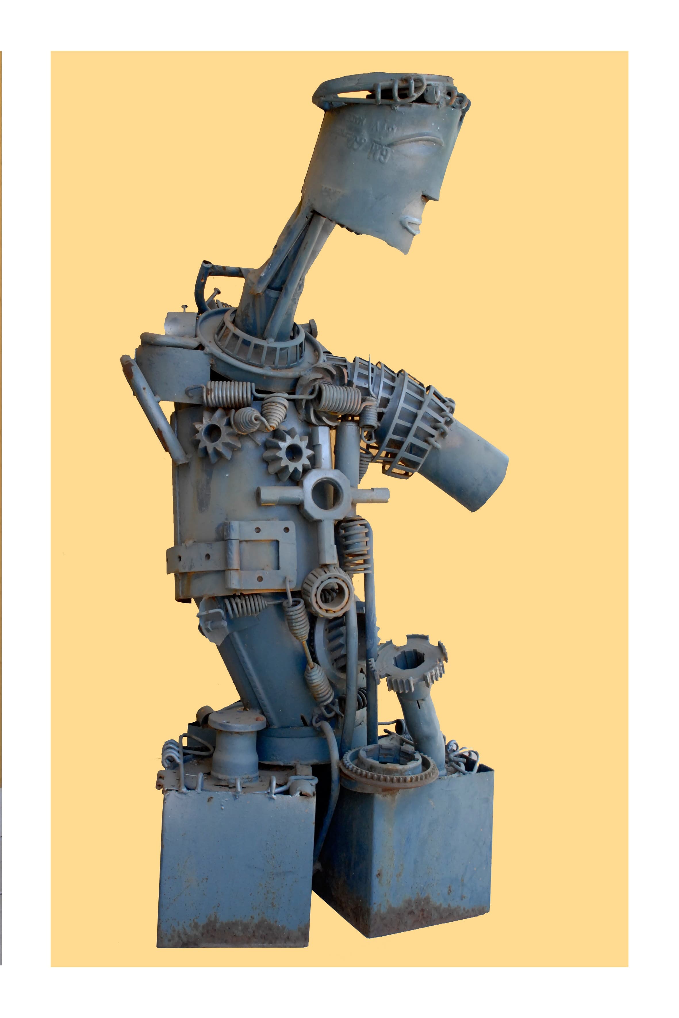 Escultura em sucata nº 1 — obra de Emicles Nogueira Nobre, escultor em Brasília (DF)