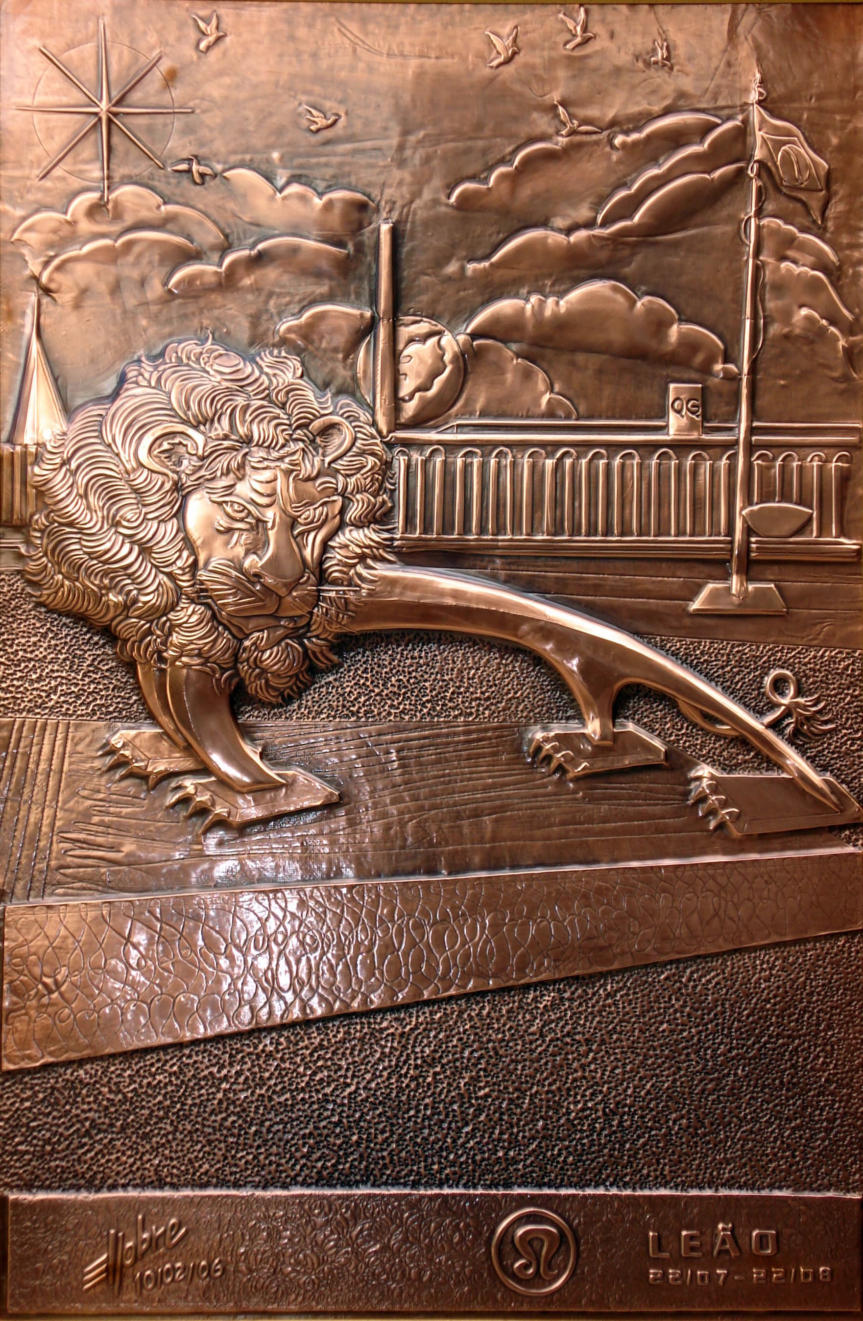 Leão — série zodiacal em bronze e cobre — obra de Emicles Nogueira Nobre, escultor em Brasília (DF)